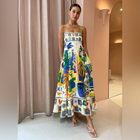 White Reef Dresses & Skirts - NIP-Le Soleil Graphic High Waisted Dress w/pockets